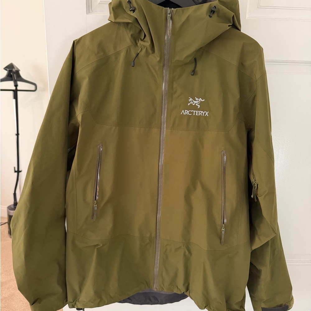 Arc'teryx Men's Beta SL Hybrid Gore-Tex Jacket - Olive - Men’s Large